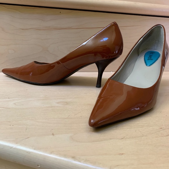 Fitzwell patent leather pump 6.5W - Picture 1 of 5